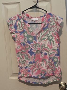 💥 $10 Or 💥 5 For $25 💥Another Love Pink Floral V-Neck Cap Sleeve Blouse